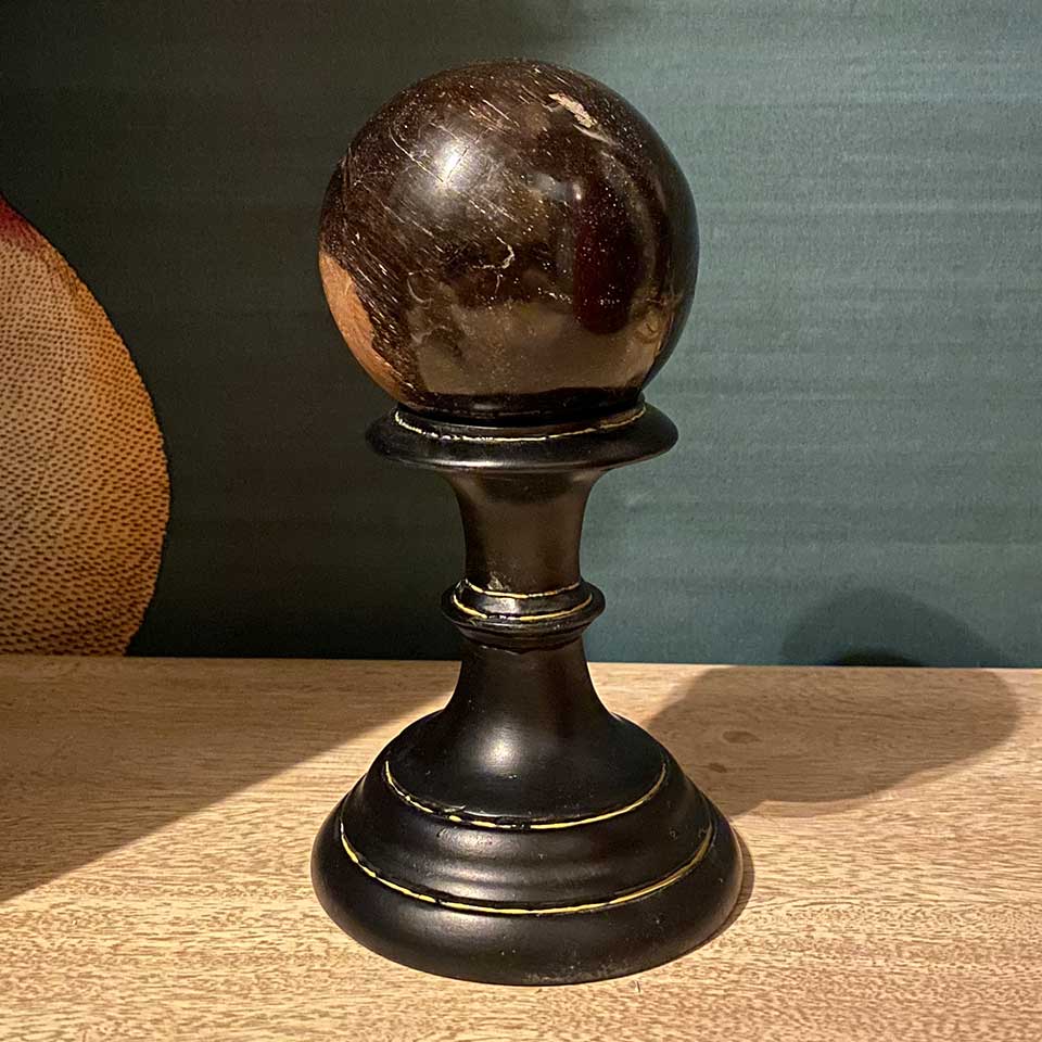 Small Sphere on Stand | Detail